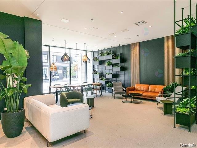 Hall d'entrée — 2180 Rue Ste-Catherine E., Montréal