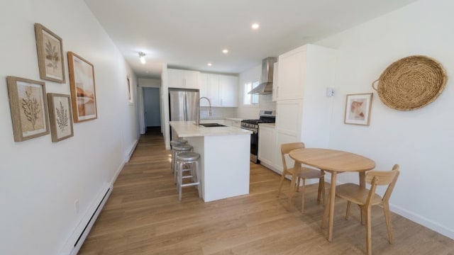 Photo 2 — 7000 Boul. Ste-Anne, Château-Richer