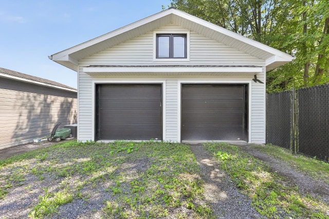 Garage — 65 Ch. du Golf, Salaberry-de-Valleyfield