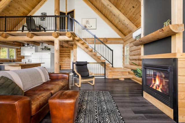 Salon — 4147 Route 155, Trois-Rives