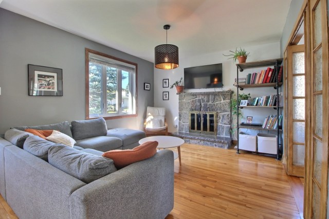 Salon — 175 Rue du Site-Perreault, Shawinigan