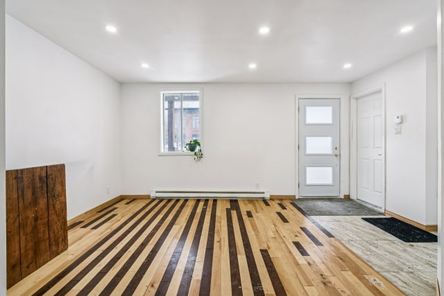 Salon — 232 25e Avenue, Montréal