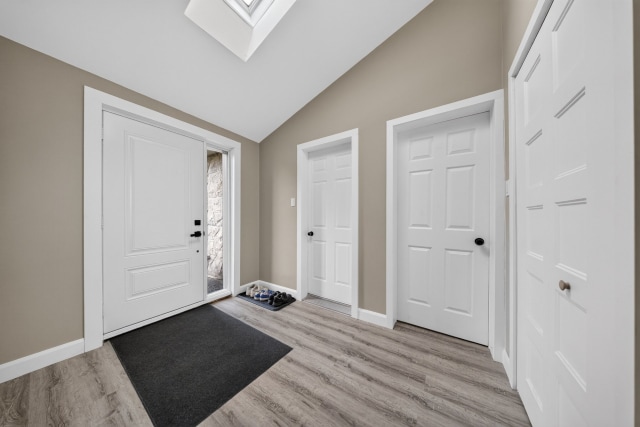 Hall d'entrée — 312 Rue Principale, Lambton