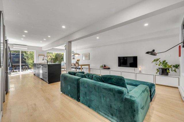 Salon — 354 9e Rue, Québec