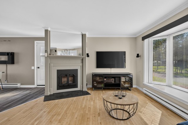 Salon — 1343 Rue Hamann, Québec