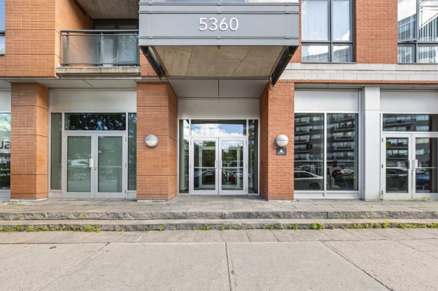 Façade — 5360 Rue Sherbrooke O., Montréal