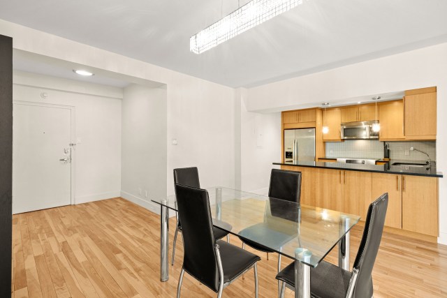 Photo 4 — 1520 Av. du Docteur-Penfield, Montréal
