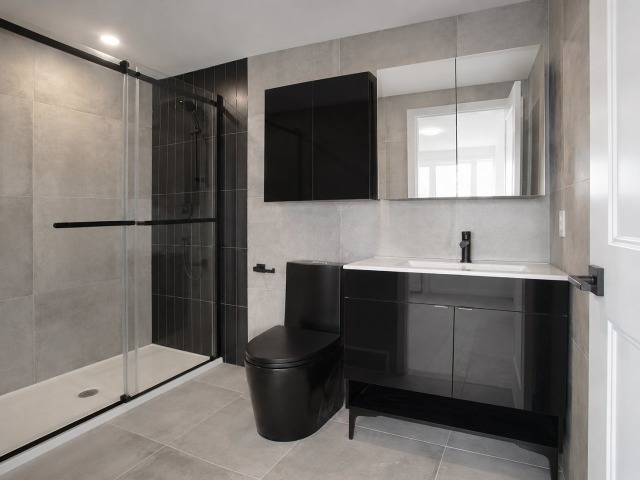 Salle de bains — 5350 Av. Victoria, Montréal