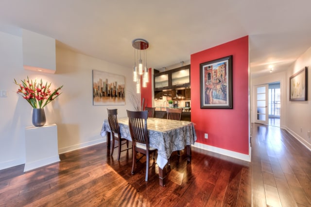 Salle à manger — 3945 Av. Colomb, Brossard