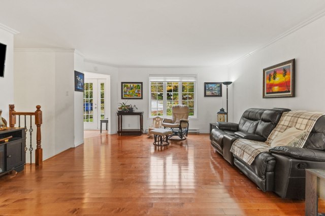 Living room — 12 Rue Joël, Val-des-Monts