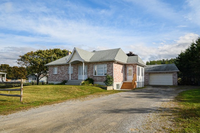 Façade — 295 Route 132 E., Sainte-Luce