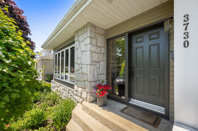 Entrée extérieure — 3730 Rue La Vérendrye, Sherbrooke