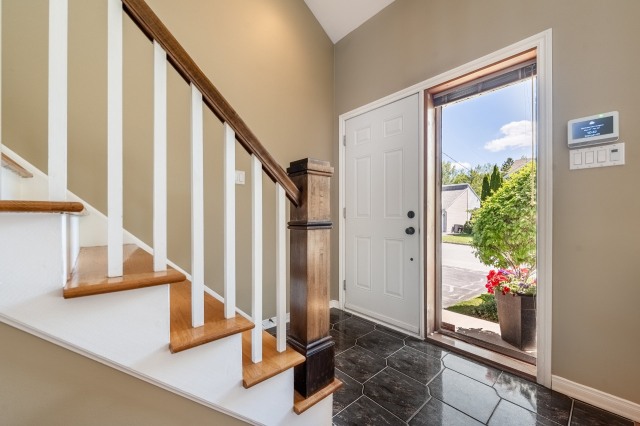 Hall d'entrée — 3730 Rue La Vérendrye, Sherbrooke
