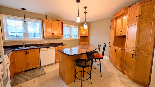 Photo 2 — 1390 Av. de la Montagne E., Québec