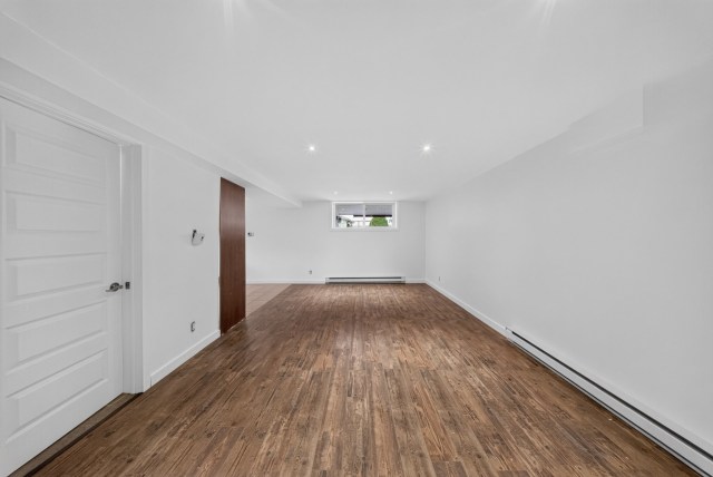 Salon — 1 Rue Gaudord, Lac-Brome