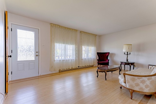 Salon — 1675 Rue des Prairies, Trois-Rivières