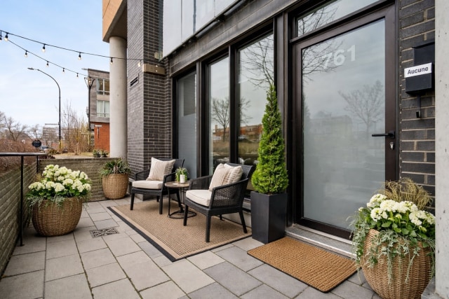 Entrée extérieure — 761 Rue des Carrières, Montréal