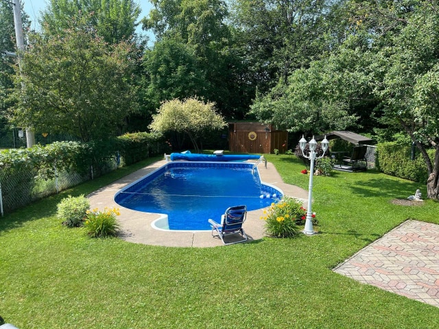 Piscine — 621 Boul. Robitaille, Notre-Dame-du-Mont-Carmel