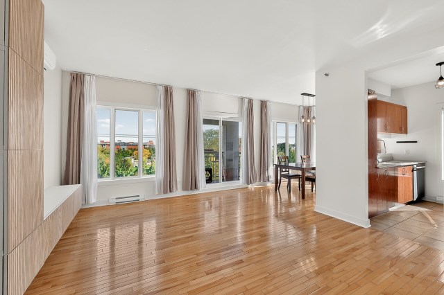 Salon — 3080 Rue du Trianon, Montréal