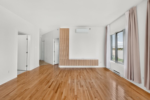 Salon — 3080 Rue du Trianon, Montréal
