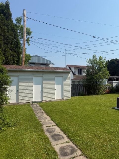 Remise — 3680 - 3684 Rue Notre-Dame, Saguenay
