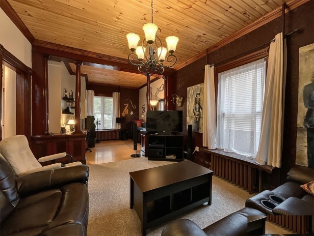 Salon — 18 Rue Codaire, Saint-Paul-d'Abbotsford