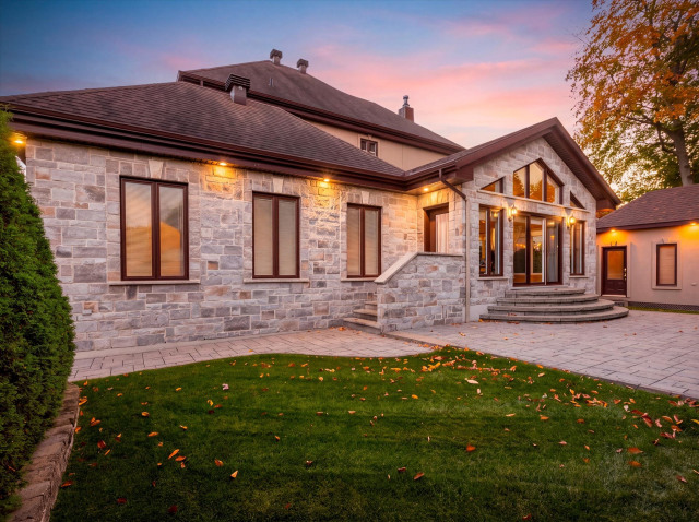 Face arrière — 1365 Av. Godefroy, Bécancour