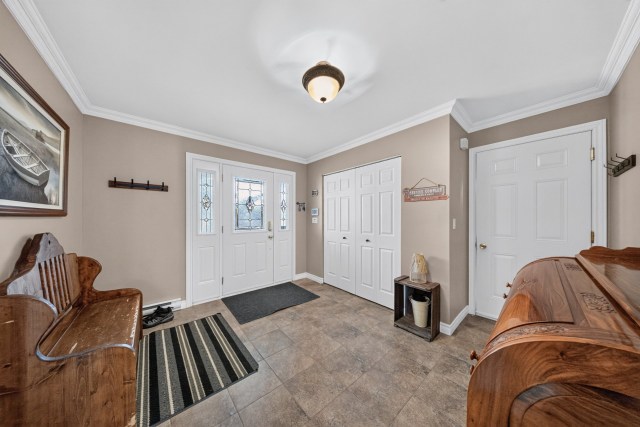 Hall d'entrée — 150 Rue Ernest-Bergeron, Sherbrooke