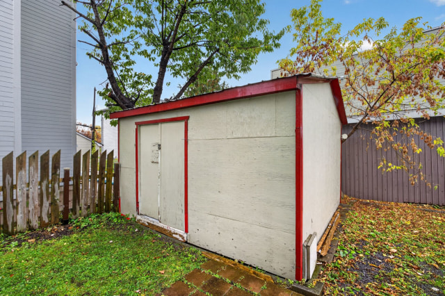 Extérieur — 1975 - 1979 Av. de la Station, Québec
