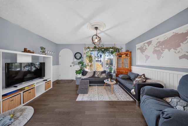 Salon — 1398 Rue Labelle, Sherbrooke
