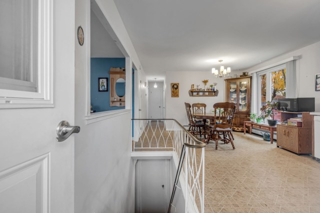 Hall d'entrée — 1409 Rue Ste-Madeleine, L'Ancienne-Lorette