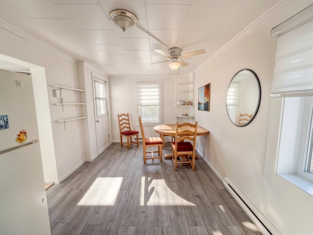 Salle à manger — 353 Av. Lefebvre, Chandler