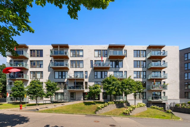 Façade — 1111 Rue de Dijon, Québec