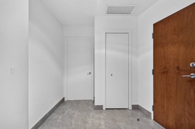 Hall d'entrée — 1111 Rue de Dijon, Québec
