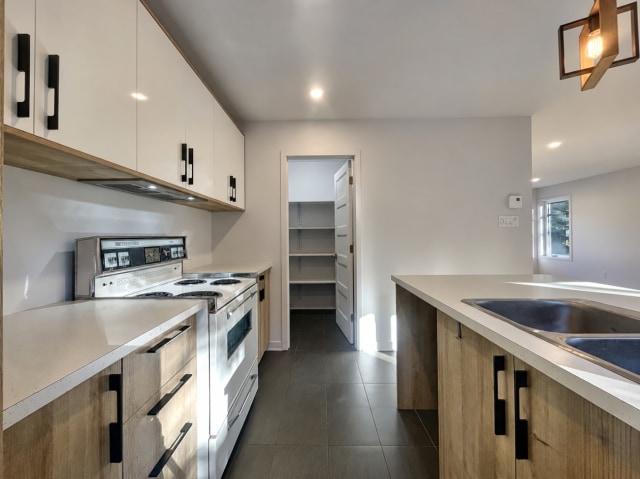 Photo 4 — 421 Rue Des Étoiles, Saint-Hippolyte