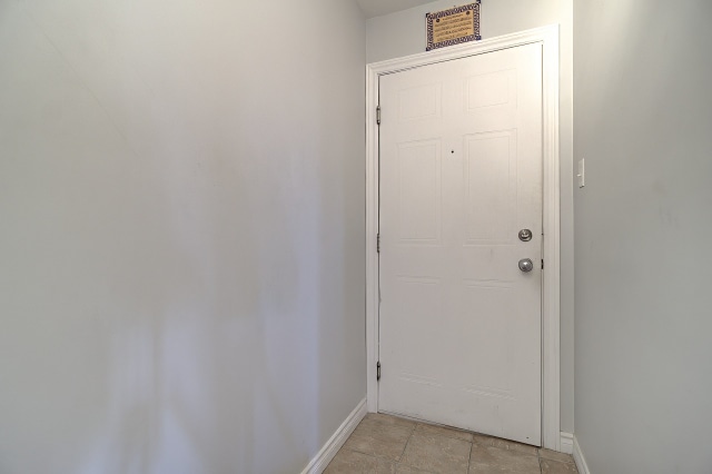 Hall d'entrée — 2970 Rue du Trianon, Montréal