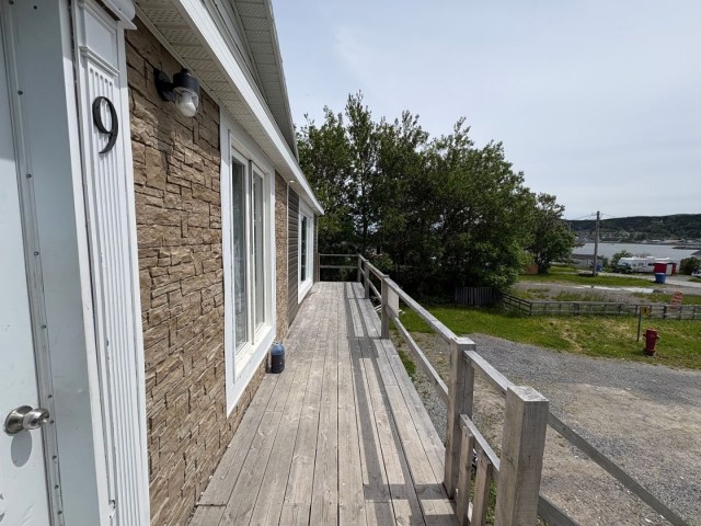 Entrée extérieure — 9Z Rue Dunn, Gaspé