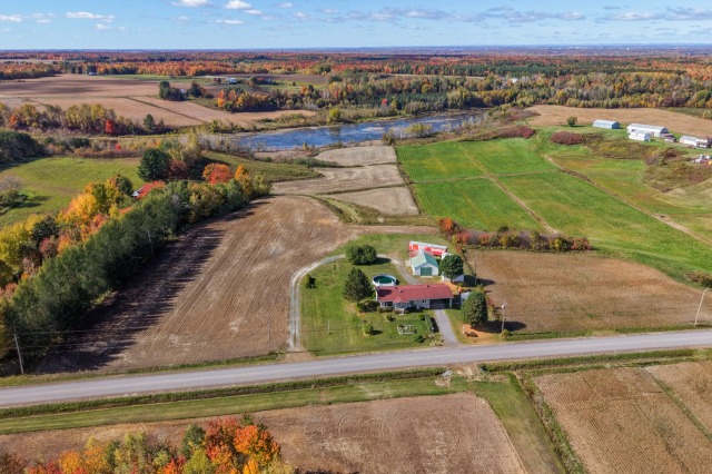 Vue d'ensemble — 7490 Av. Nicolas-Perrot, Bécancour