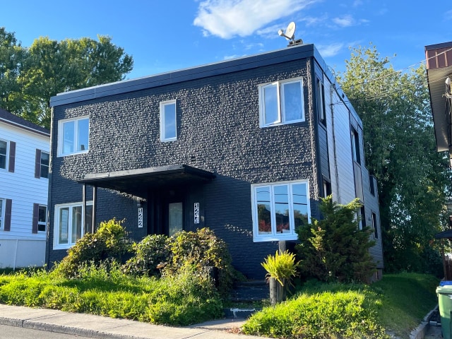 Façade — 1242 - 1244 2e Avenue, Saguenay