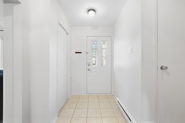Hall d'entrée — 939 Rue de la Seine, Boucherville