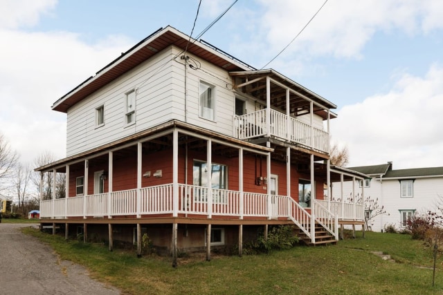 Façade — 5911 - 5913 Av. du Pont N., Alma