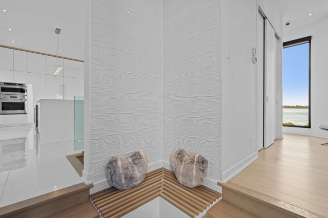 Hall d'entrée — 30 Rue McLaughlin, Montréal