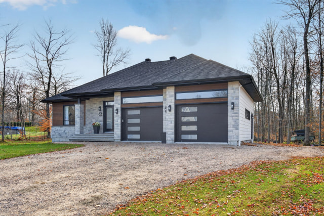 Façade — 62 Rue Elm, Shannon