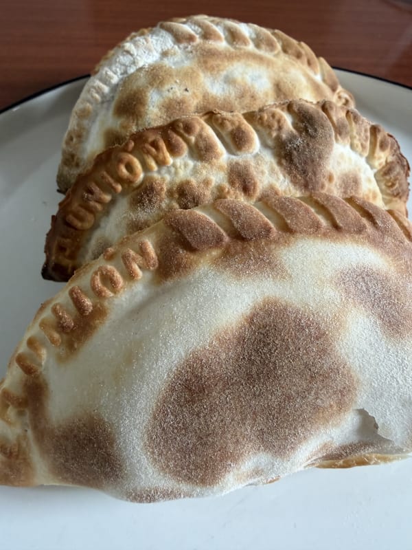 04 Empanada Mozza y jamón