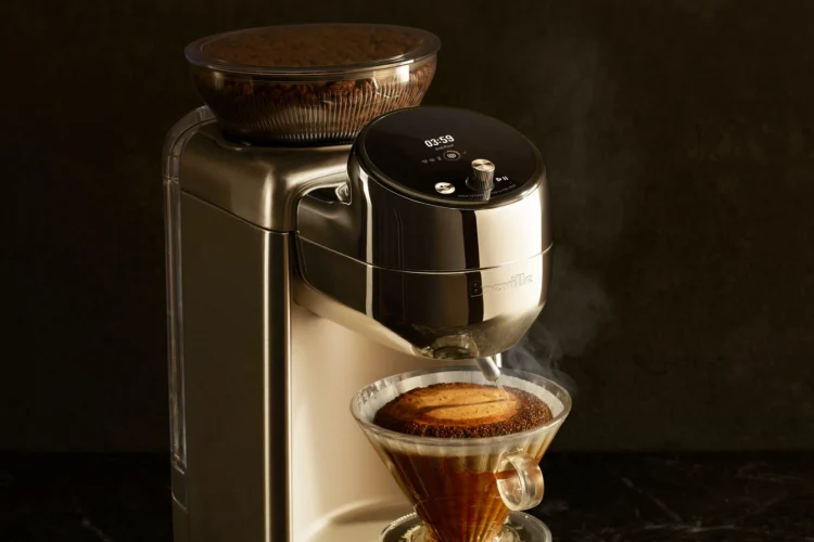 دستگاه ۶۰۰ دلاری Breville قهوه دمی را از صفر تا صد آماده می‌کند