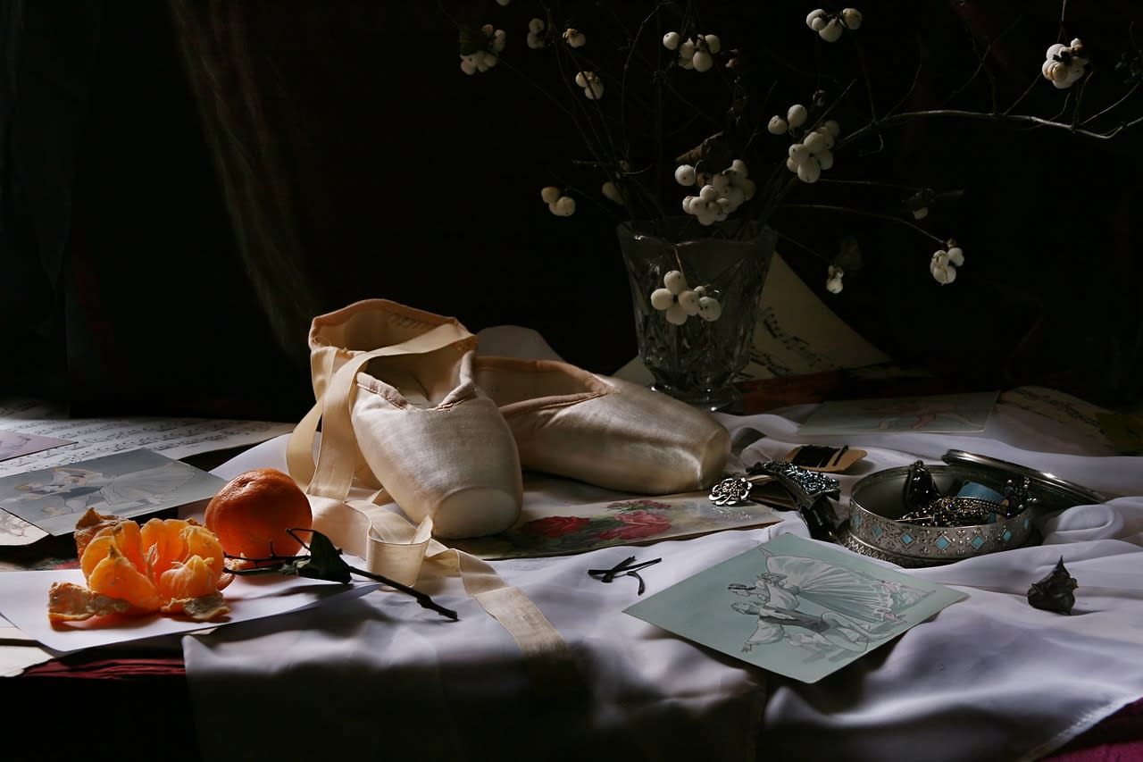 https://pixabay.com/photos/ballet-cards-ornament-sheet-music-4673922/ Photo by Ihtar on Pixabay