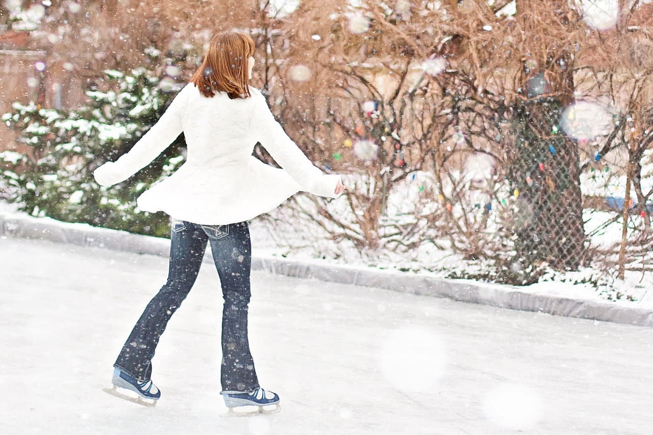 https://pixabay.com/photos/ice-skating-ice-skater-winter-3002574/ Photo by JillWellington on Pixabay