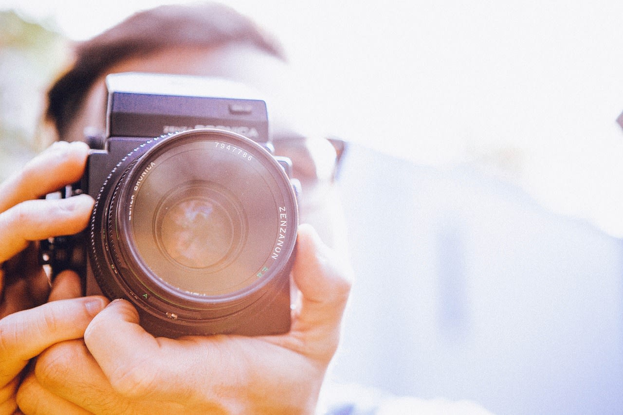 Image by PublicDomainArchive from Pixabay https://pixabay.com/photos/photographer-photography-349871/ 