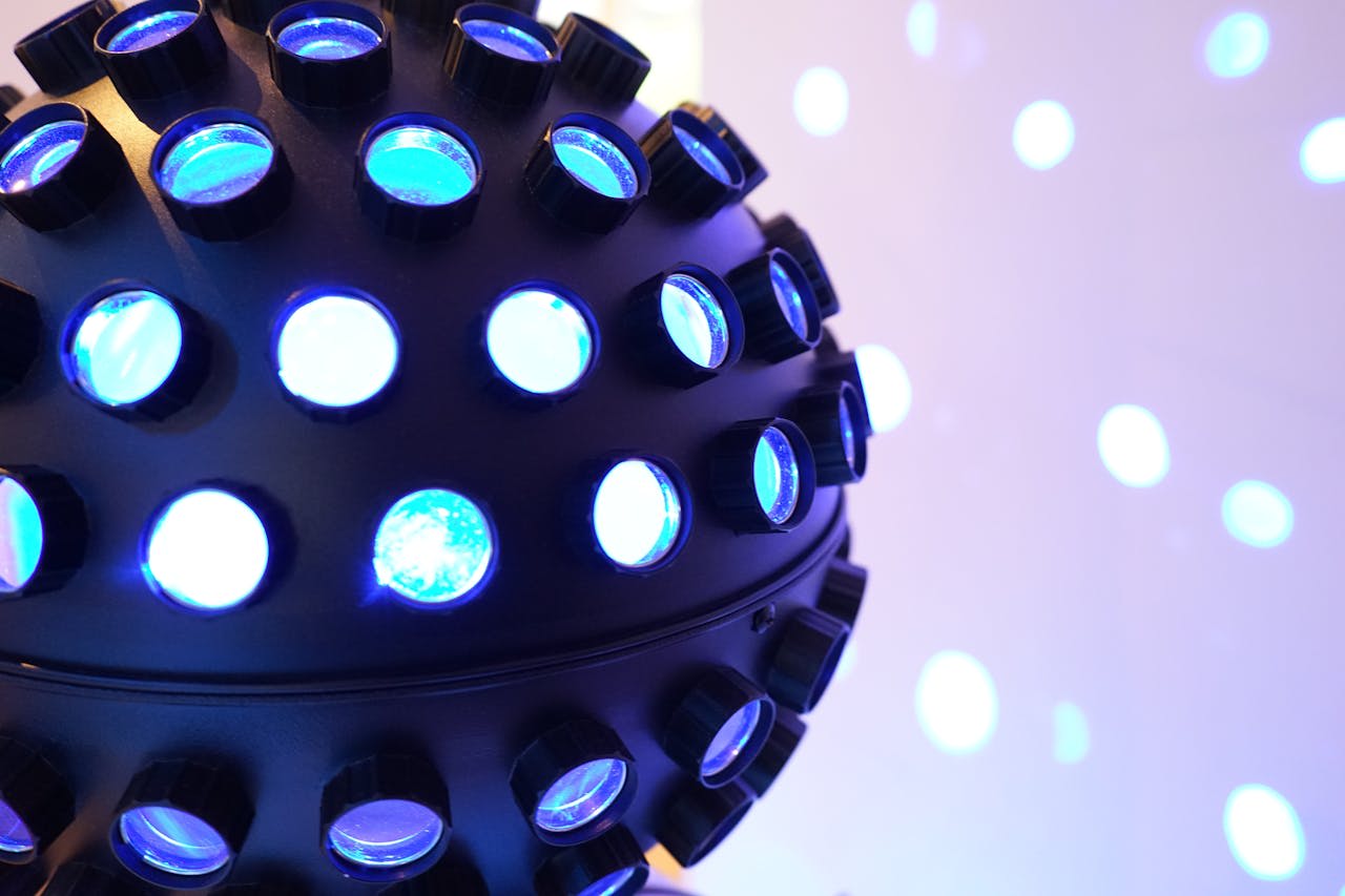 Photo by Pixabay: https://www.pexels.com/photo/black-disco-ball-210838/ 