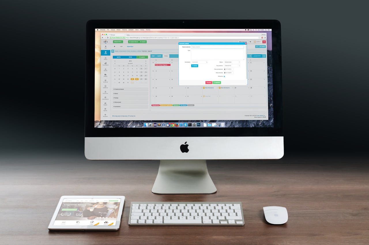 Photo by Pixabay: https://www.pexels.com/photo/silver-imac-apple-magic-keyboard-and-magic-mouse-on-wooden-table-38568/ 